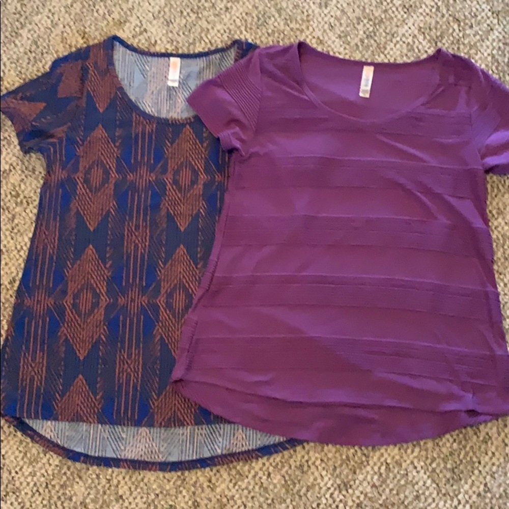 Two XS Lularoe Classic Ts